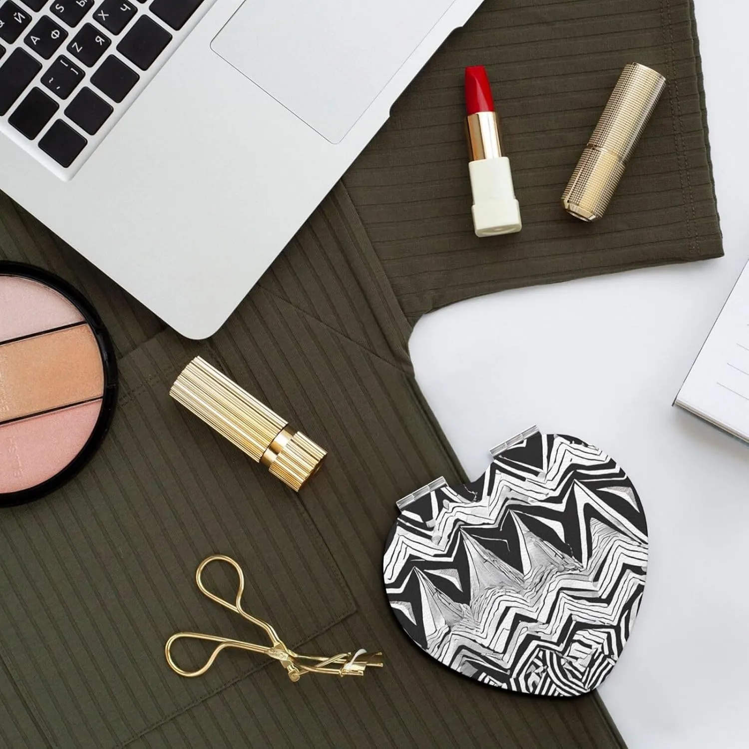 Compact Mirror Double Sided Printed Heart Shape Folding Handheld Small Pocket Mirror with 2X 1X Magnification for Purse Travel Essentials Gifts for Women (Black White Tan Zigzag)