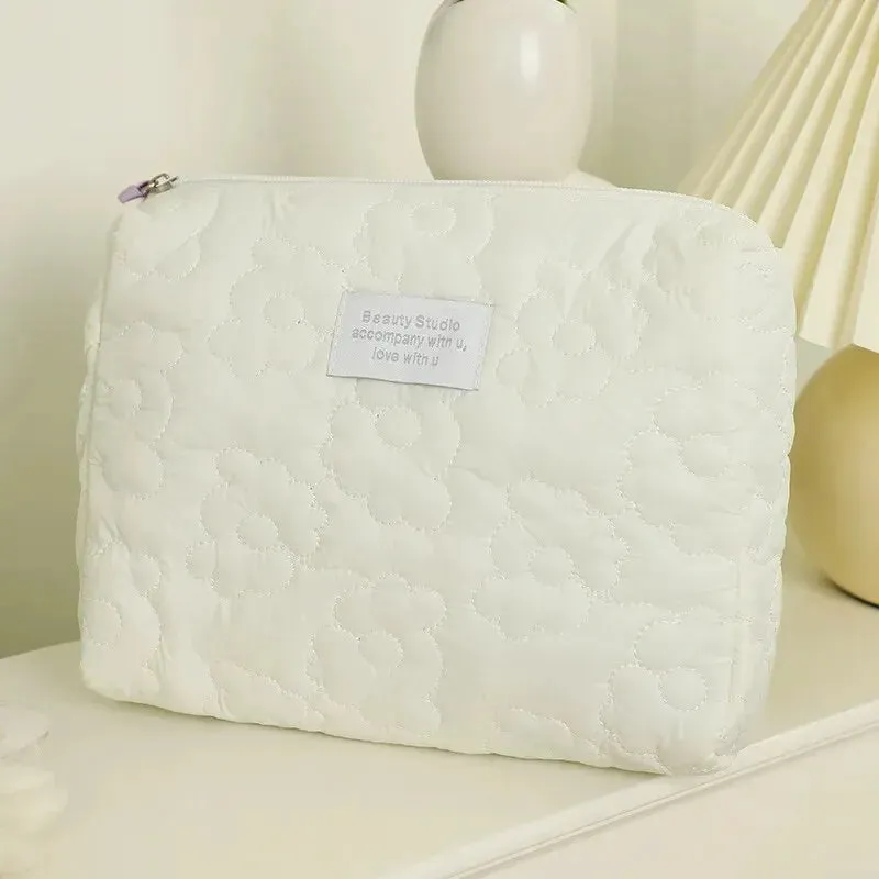 Embroidery Large-Capacity Cosmetic Bag - Waterproof Portable Makeup Pouch