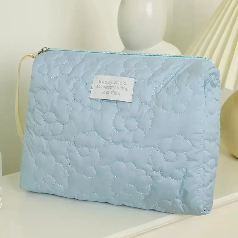 Embroidery Large-Capacity Cosmetic Bag - Waterproof Portable Makeup Pouch