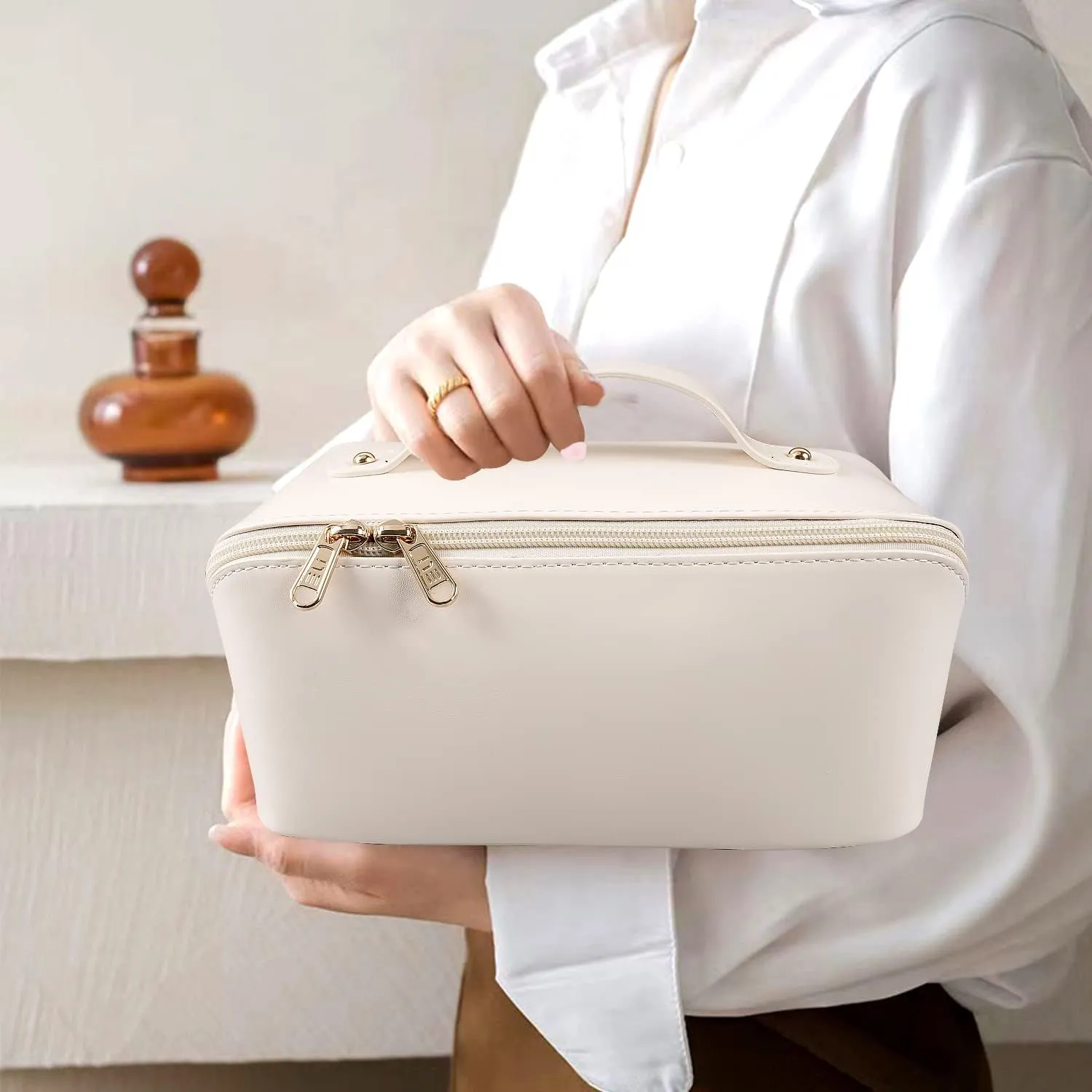 Large Capacity Cosmetic Bag, Travel Cosmetic Storage Bag with Handle, Portable Zipper Cosmetic Bag Toiletry Bag Makeup Bag Large with Compartments for Women Girls (White)