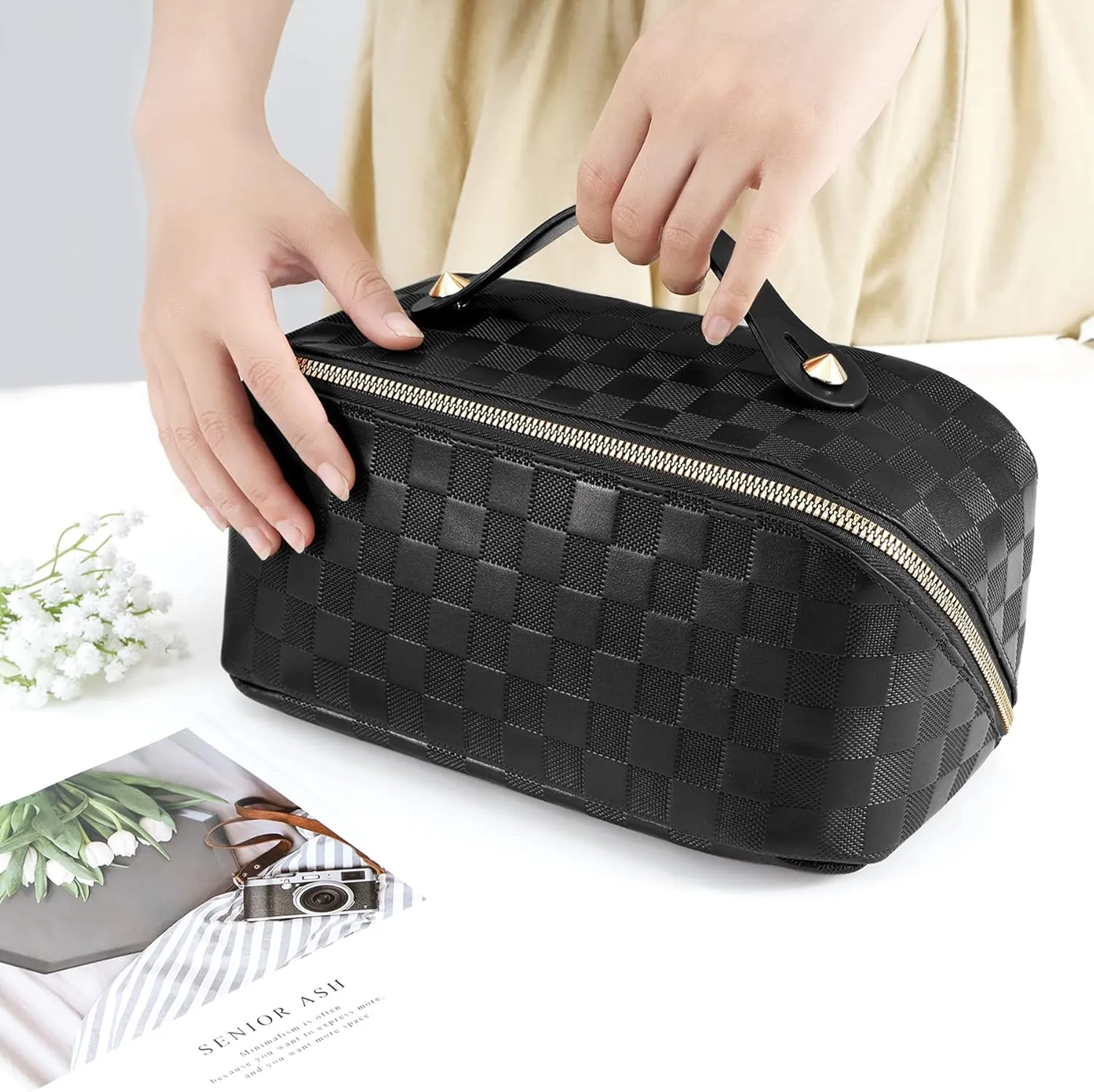 Large Capacity Travel Cosmetic Bag - Portable Makeup Bags for Women Waterproof PU Leather Checkered Makeup Organizer Bag with Dividers and Handle,Toiletry Bag for Cosmetics