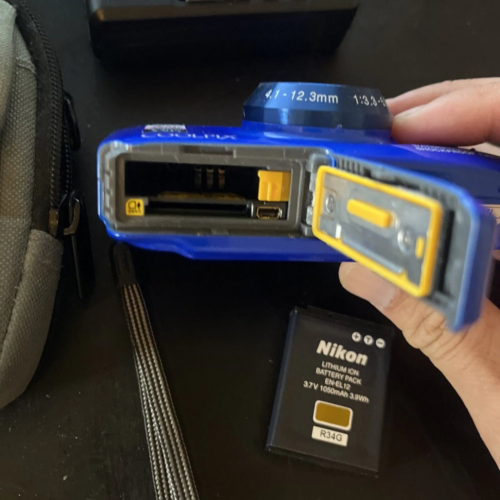 Nikon Coolpix S31 Waterproof Shockproof Digital Camera 10.1MP Blue
