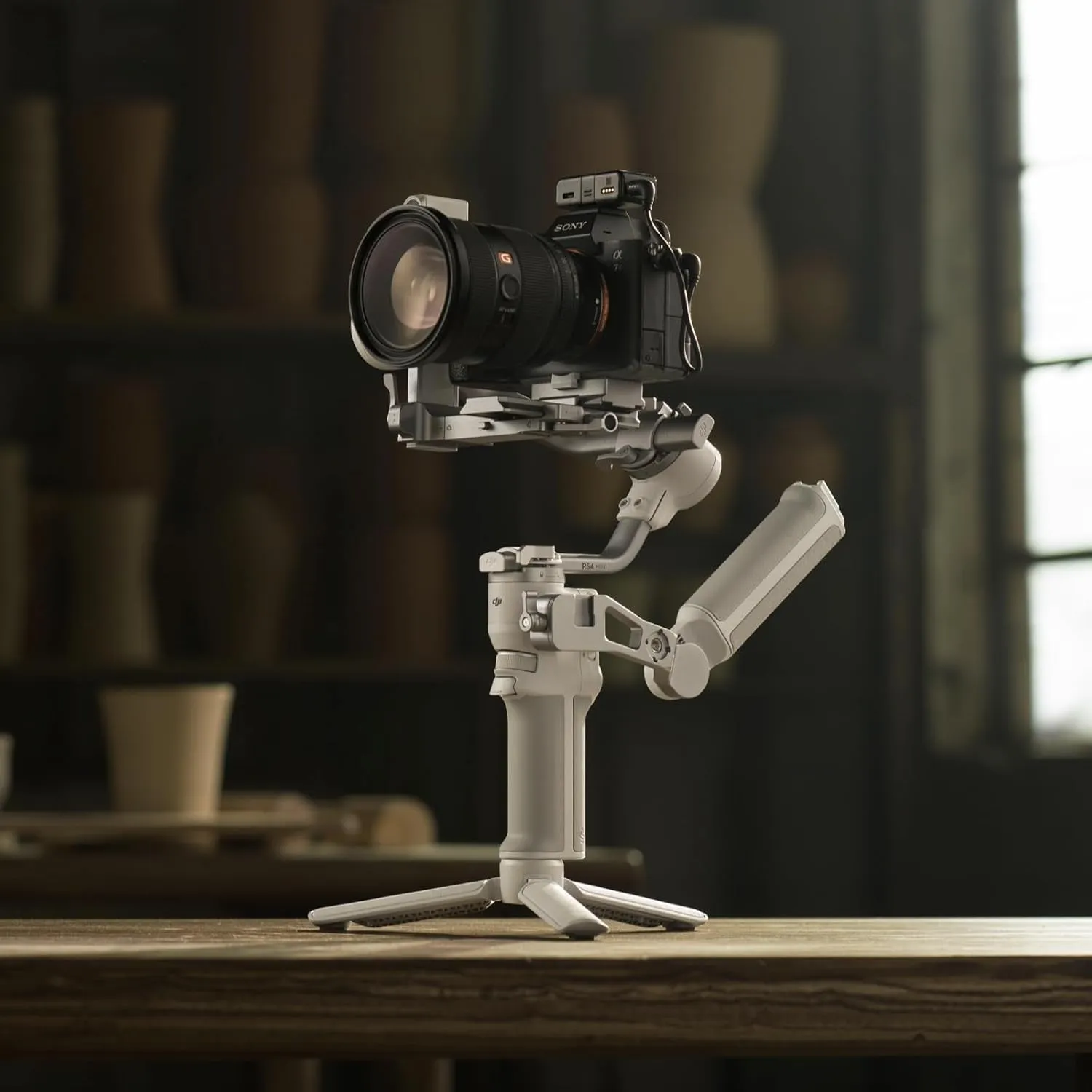 RS 4 Mini Combo, Gimbal Stabilizer for Camera Canon/Sony/Panasonic/Nikon/Fujifilm, Auto Axis Locks, Intelligent Tracking, 2Kg/4.4Lbs Payload, Camera Gimbal, Briefcase Handle