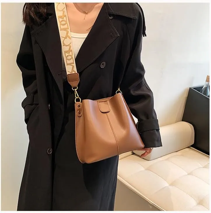 Stylish Crossbody Bag with Adjustable Shoulder Strap - Large Capacity and Exquisite Hardware (Brown)
