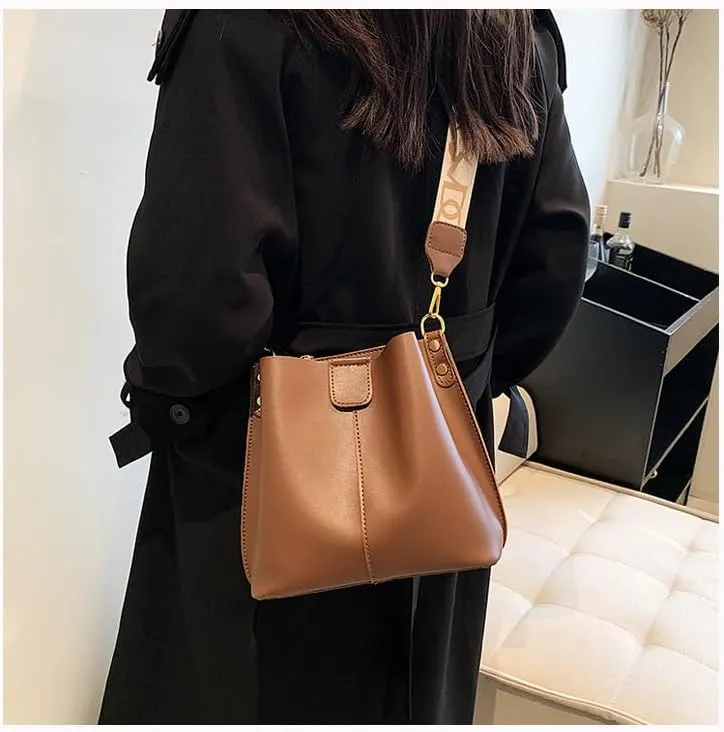 Stylish Crossbody Bag with Adjustable Shoulder Strap - Large Capacity and Exquisite Hardware (Brown)