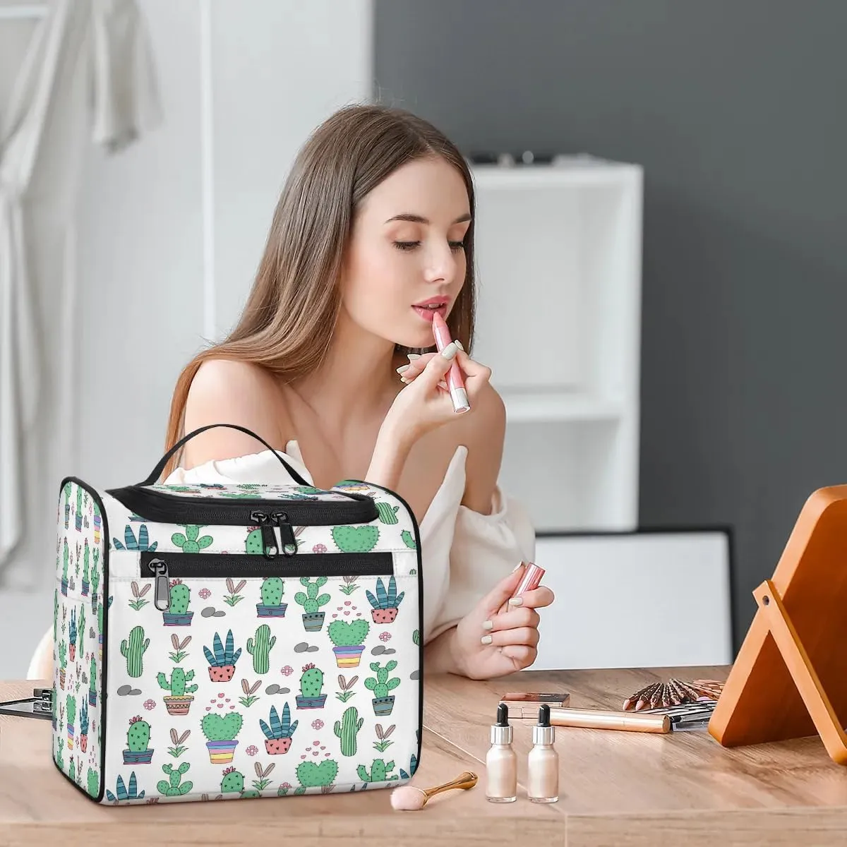 Travel Toiletry Bag for Women, Tropical Cactus Cacti Hanging Toiletry Bag Cosmetic Makeup Bag Travel Organizer for Accessories Toiletries