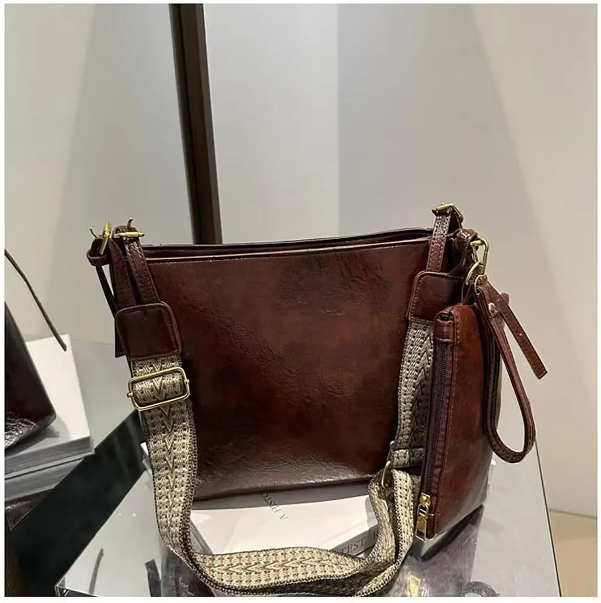 Vintage women's large capacity crossbody bag, fashionable 2-piece handbag wallet, adjustable guitar strap (Coffee)