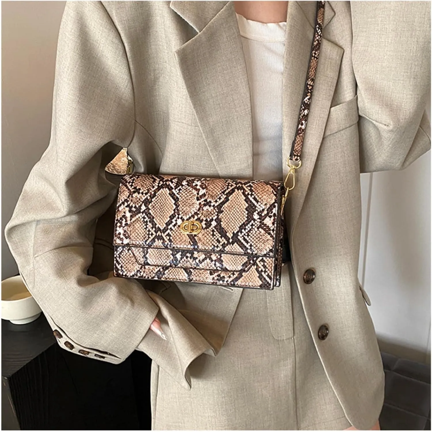 Women Snakeskin Purse Cross Body Bag Vintage Snake Print Pattern Lock Buckle PU Leather Small Shoulder Handbag Tote